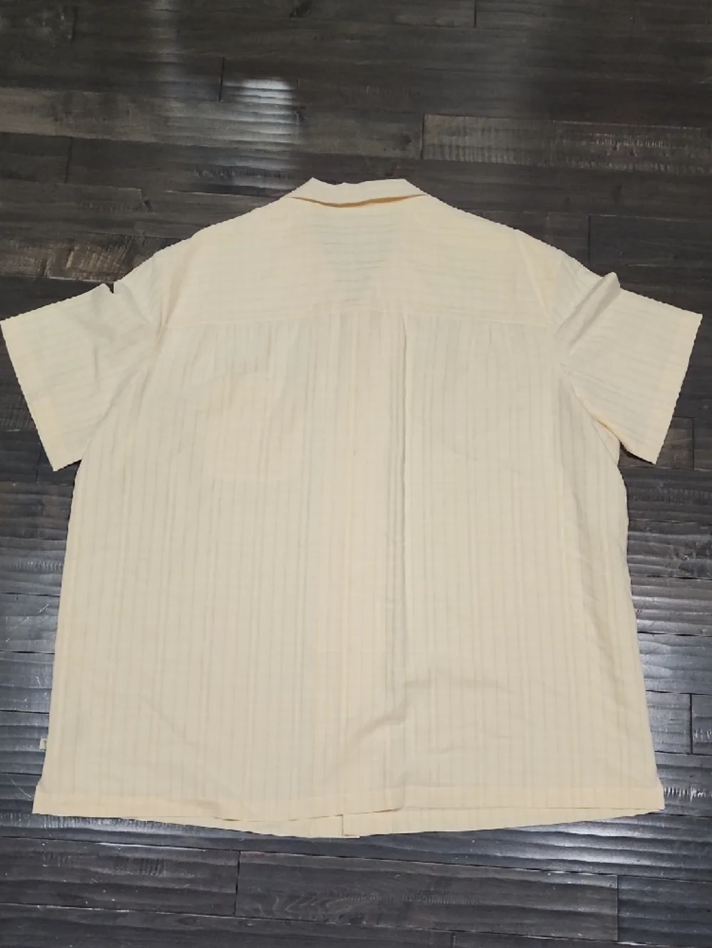Casual Short-Sleeve Button-Down Shirt in Butter Yellow — Relaxed Style